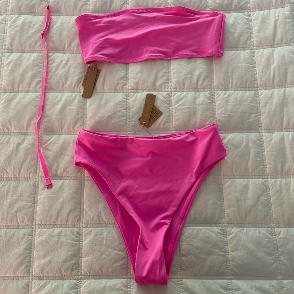 Skims swim bandeau bikini top in taffy, small- sold out online, new with tags